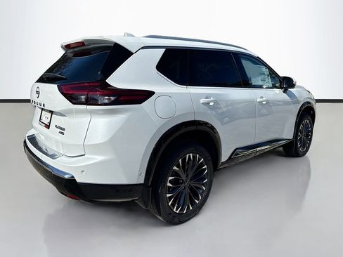 New 2026 Nissan Rogue Platinum image 8