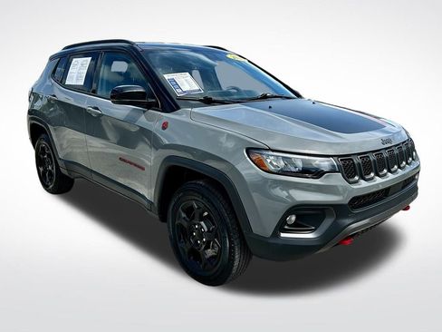 Used 2024 Jeep Compass Trailhawk image 2