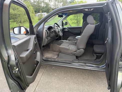 Used 2006 Nissan Frontier SE RWD image 19