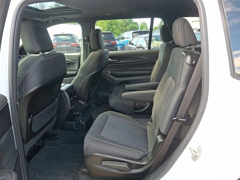 Certified 2025 Jeep Grand Cherokee L Laredo w/ Luxury Tech Group I AWD/4WD image 12