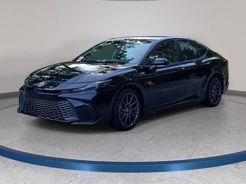 Certified 2025 Toyota Camry SE w/ Convenience Package FWD image 1