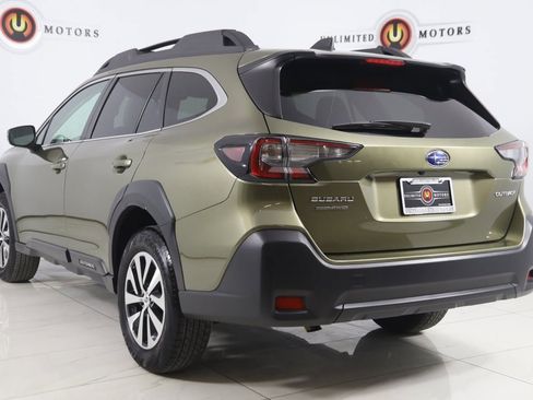 Used 2025 Subaru Outback Premium image 4