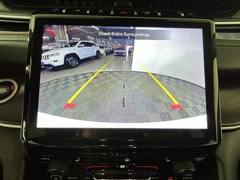 Used 2023 Jeep Grand Cherokee 4WD 4xe image 29