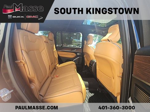 Used 2023 Jeep Grand Cherokee Summit w/ Luxury Tech Group V AWD/4WD image 22