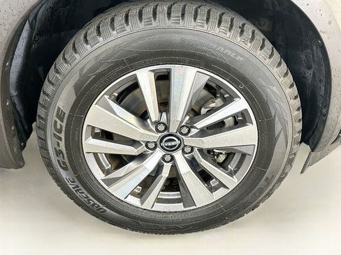 Used 2023 Nissan Pathfinder SL AWD/4WD image 11