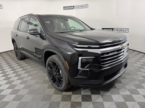 New 2026 Chevrolet Traverse LT w/ Driver Confidence Package image 8