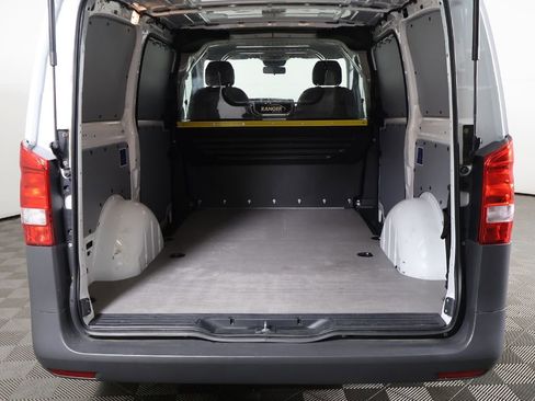 Used 2022 Mercedes-Benz Metris image 9