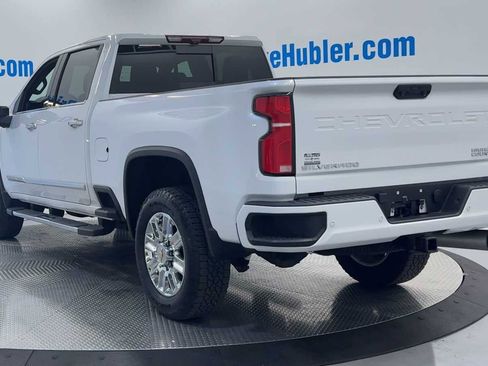 Used 2024 Chevrolet Silverado 2500 High Country w/ High Country Premium Package image 6