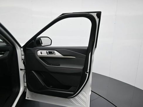 New 2026 Ford Explorer Active w/ Active Comfort Package image 30