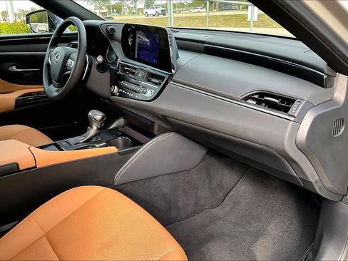 Used 2023 Lexus ES 350 image 18