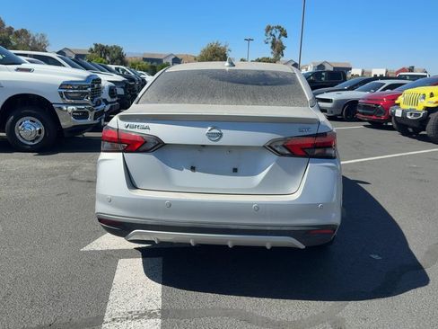 Used 2020 Nissan Versa SR FWD image 7