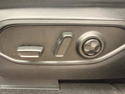 Used 2021 Jeep Grand Cherokee L Limited AWD/4WD image 11