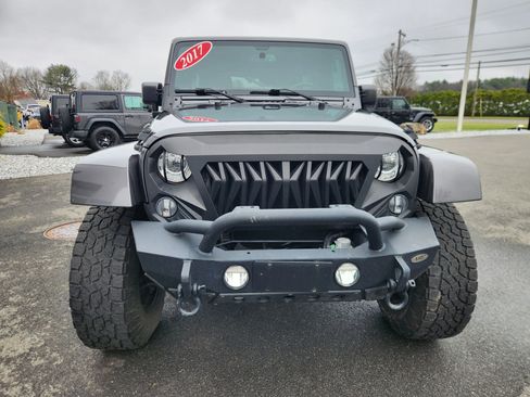 Used 2017 Jeep Wrangler Unlimited Sahara w/ Dual Top Group AWD/4WD image 24