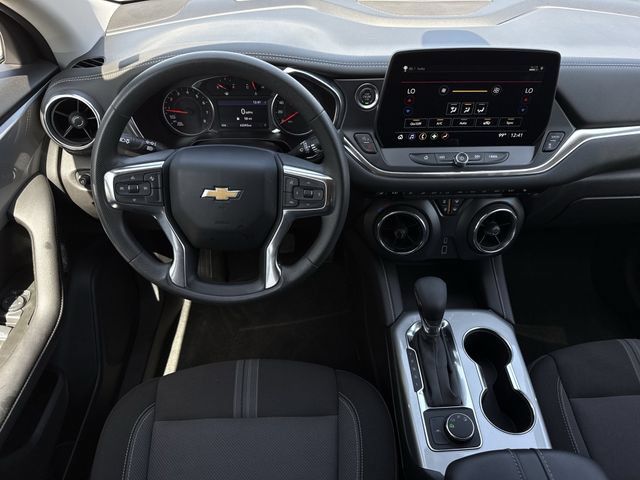 Used 2025 Chevrolet Blazer LT AWD/4WD image 11