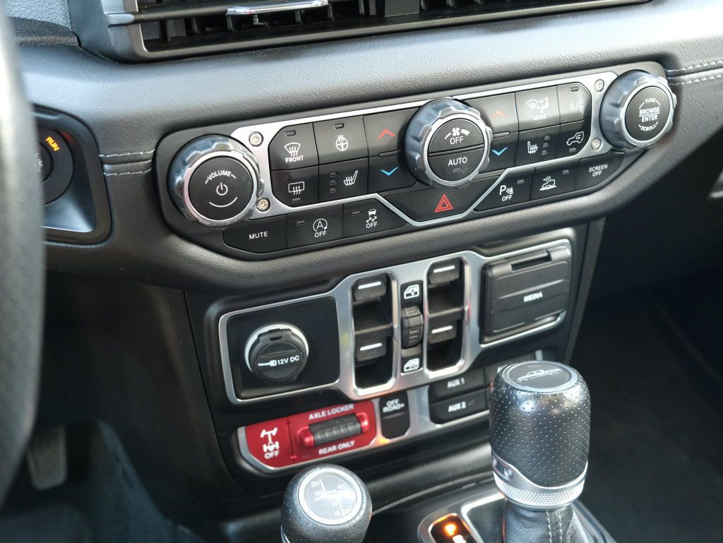 Used 2024 Jeep Gladiator Mojave AWD/4WD image 25