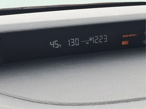 Used 2013 Subaru Legacy 2.5i Premium image 23