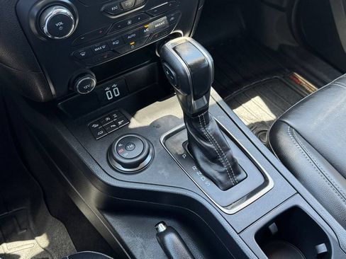 Used 2019 Ford Ranger Lariat w/ Black Appearance Package AWD/4WD image 17