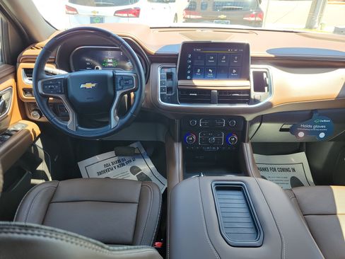 Certified 2024 Chevrolet Suburban High Country w/ Advanced Technology Package AWD/4WD image 13
