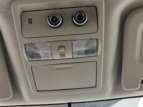 Used 2020 Nissan NV 3500 SL image 10