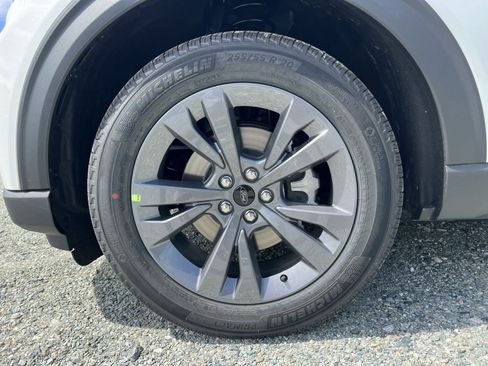 New 2026 Ford Explorer Active w/ Active Comfort Package AWD/4WD image 12