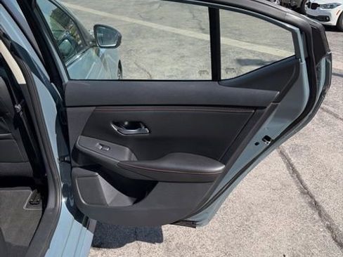 Used 2025 Nissan Sentra SR w/ SR Premium Package FWD image 25