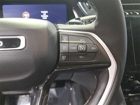 Certified 2023 Jeep Grand Cherokee Altitude image 19