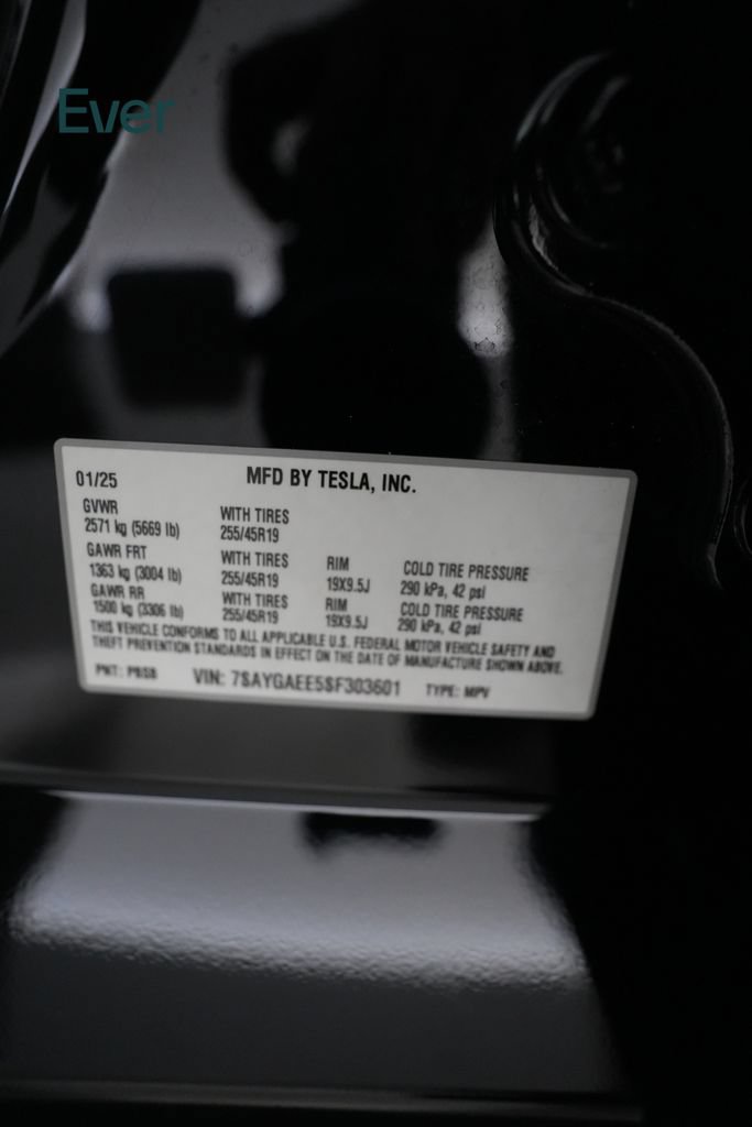 Used 2025 Tesla Model Y Long Range AWD/4WD image 31