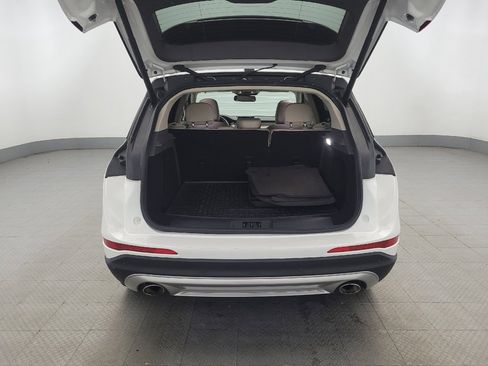 Used 2022 Lincoln Corsair AWD w/ Premium Package image 29