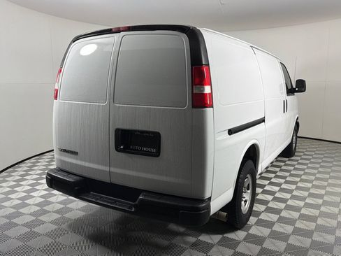 Used 2021 Chevrolet Express 2500 w/ Driver Convenience Package RWD image 4