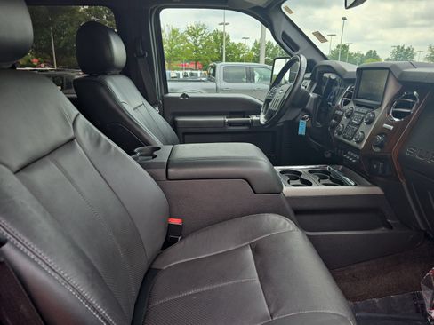 Used 2016 Ford F250 Lariat w/ Lariat Ultimate Package AWD/4WD image 10