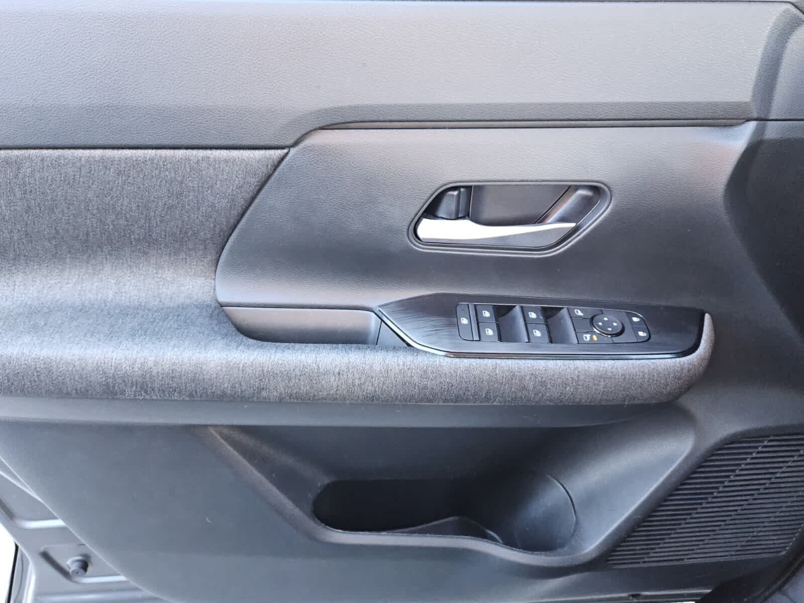 Used 2026 Nissan Kicks SV FWD image 16