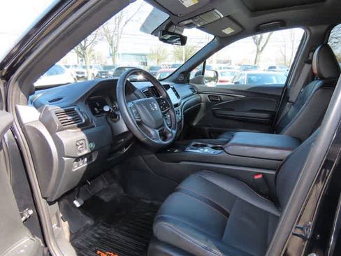 Certified 2024 Honda Passport TrailSport image 2