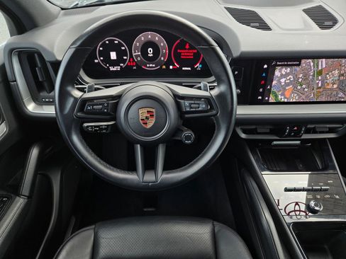 Used 2024 Porsche Cayenne image 14