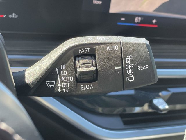 Used 2023 BMW X7 xDrive40i w/ M Sport Package AWD/4WD image 30