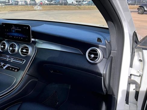 Used 2020 Mercedes-Benz GLC 300 4MATIC image 18