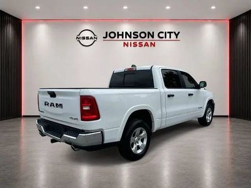 Used 2025 RAM 1500 Big Horn AWD/4WD image 5