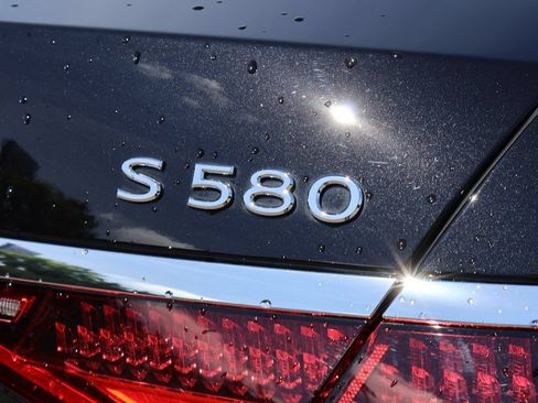 Certified 2024 Mercedes-Benz Maybach S 580 4MATIC image 8