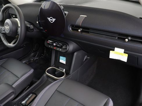 New 2026 MINI Cooper 4-Door Hardtop image 19