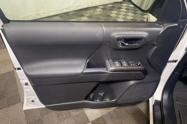 Used 2023 Toyota Tacoma TRD Sport w/ Technology Package AWD/4WD image 27