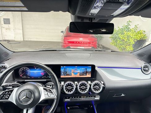 Used 2025 Mercedes-Benz GLA 250 4MATIC image 33