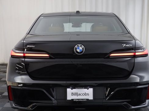 Certified 2025 BMW 740i xDrive image 16