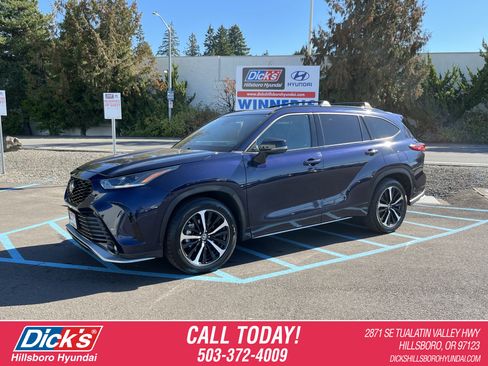 Used 2022 Toyota Highlander XSE image 1