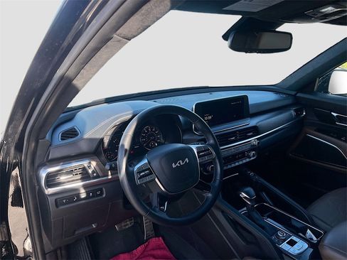 Used 2022 Kia Telluride SX w/ SX Prestige Package image 9