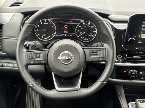 Used 2024 Nissan Pathfinder SL image 24