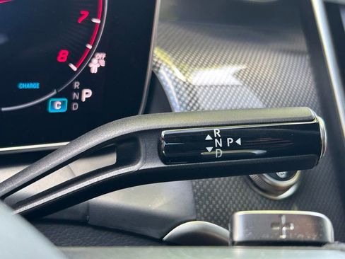 Used 2025 Mercedes-Benz GLC 300 image 21