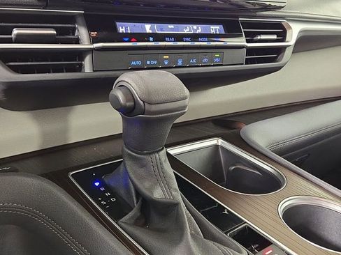 Used 2023 Toyota Sienna LE image 21