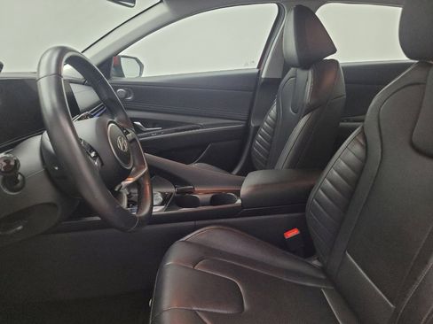 Used 2025 Hyundai Elantra Limited FWD image 17