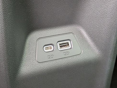 Used 2023 Buick Envision Essence AWD/4WD image 28