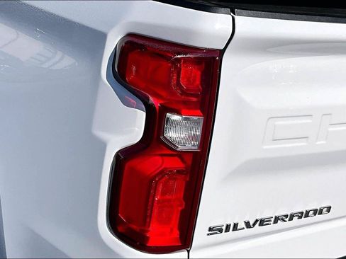 Used 2021 Chevrolet Silverado 1500 LTZ AWD/4WD image 31
