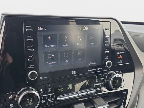 Used 2020 Toyota Highlander Limited image 22